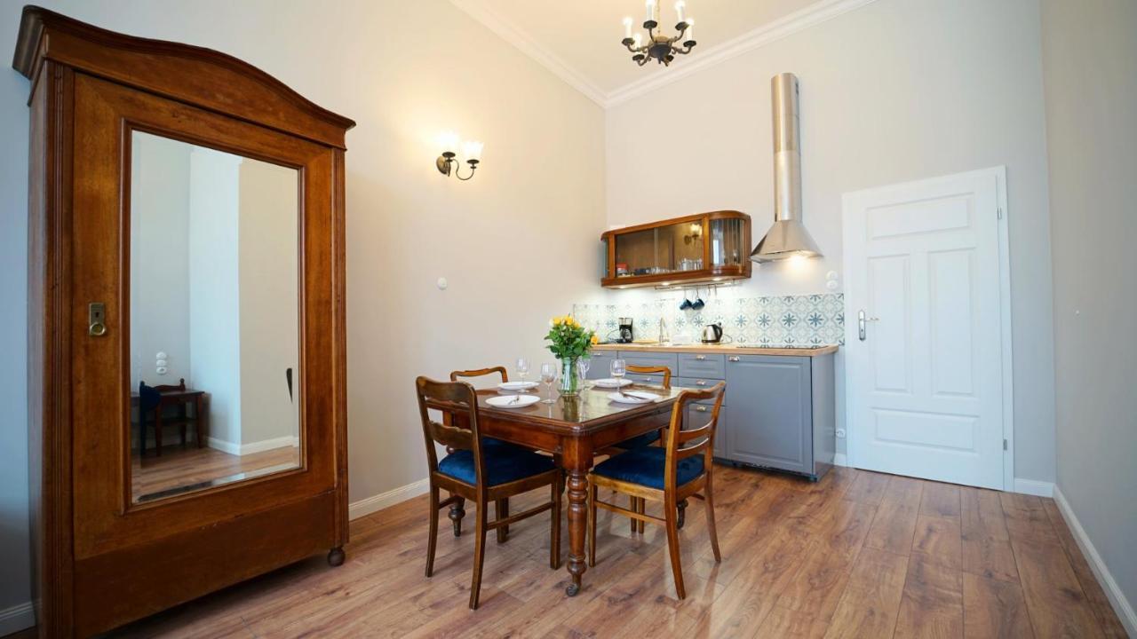 Apartamenty Everysky - Plac Ratuszowy 51 Jelenia Gora Exterior photo